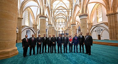 Cumhurbaşkanı Yardımcısı Yılmaz, KKTC Başbakanı Üstel ile Selimiye Camii'nde incelemelerde bulundu