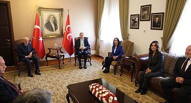 DEM Parti heyeti Bahçeli'yi ziyaret etti