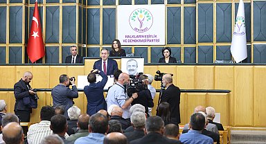 DEM Parti'li Bakırhan: İnsani ve somut düzenlemeler Türkiye'nin önünü açacaktır