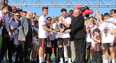 Denizli İdmanyurdu kupasına kavuştu