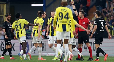 Derbi kazanamayan Fenerbahçe ve Mourinho şampiyonluk yarışına havlu attı