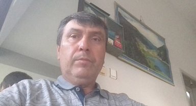 Devrilen traktörün altında kalan sürücü hayatını kaybetti