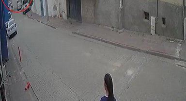 Diyarbakır ve Batman'da fırtına; çatı ve ağaçlar, araçların üzerine devrildi