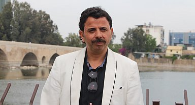 Doğuştan yarık damak hastası fabrika işçisinin şarkılarına yoğun ilgi