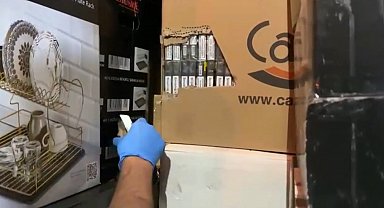 Durdurulan minibüsten 35 bin paket kaçak sigara çıktı