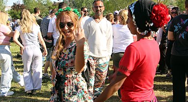 Edirne'de Kakava ve Hıdrellez Şenlikleri ikinci günü şarkı ve danslarla devam etti