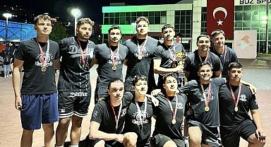 Ege Üniversitesi Sualtı Ragbisi takımlarından çifte şampiyonluk