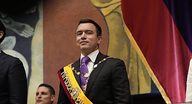 Ekvador'da yeni devlet başkanı parlamentoda yemin etti