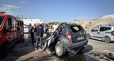 Elazığ'da TIR ile otomobil çarpıştı: 1 ölü, 2 ağır yaralı