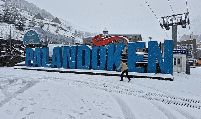 Erzurum'a mayıs ortasında kar yağdı