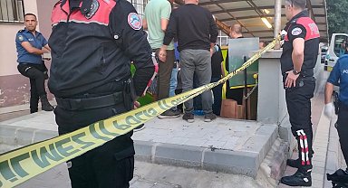 Eski eşini metro alt geçidinde tabancayla başından vurarak öldürdü