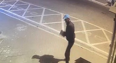 Fethiye'de AK Parti binasına taşlı saldırı