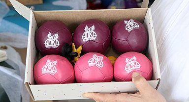 Fransa'nın bocce topları Burdurlu kadınlardan