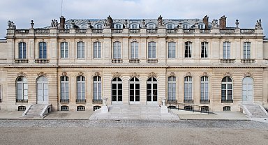 Fransız Meclisi 'ölmeye yardım' olarak nitelendirilen yasa tasarısını kabul etti