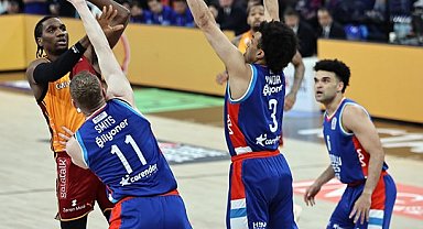 Galatasaray - Anadolu Efes: 53-87