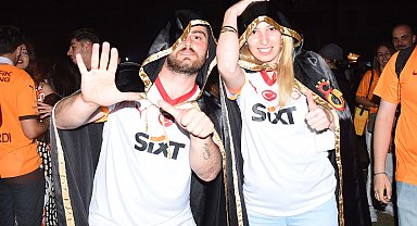 Galatasaray'a İzmir'de coşkulu kutlama