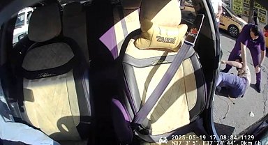 Gaziantep'te taksicinin aracına binen yolcu tarafından bıçaklanması kamerada
