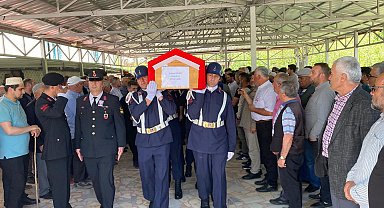 Girdiği derede boğulan astsubay, toprağa verildi