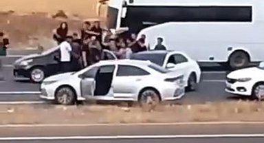 Görevden dönen gümrük muhafaza memurunu darbettiler; 3 tutuklama