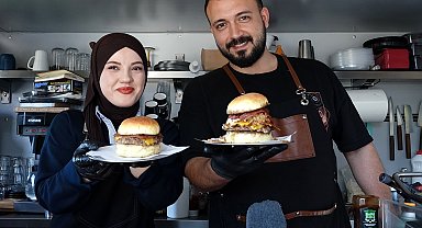 Gündüz doktor, akşam burgerci