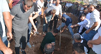 Hafif ticari araç şarampole devrildi: 3 ölü, 3 yaralı