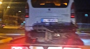 Hafif ticari aracın çarptığı motosikletli kurye öldü; sürücü kaçtı