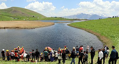 Hakkari'de 30 yıldır çıkılamayan 3 bin 400 rakımlı yaylada ilk festival