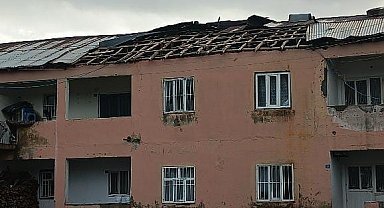 Hakkari'de fırtına; çatılar uçtu, seralar zarar gördü