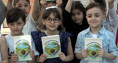 Hayallerini yazdıkları kitabın gelirini lösemili arkadaşları için bağışladılar