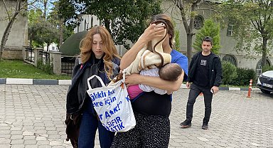 Hırsızlık şüphelisi, kucağında bebeğiyle adliyeye sevk edildi