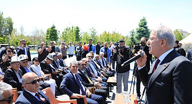 Hulusi Akar: Artık söz dinleyen değil, sözü dinlenen Türkiye var