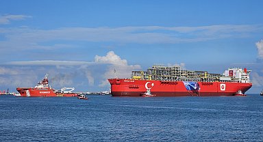 İlk yüzer doğalgaz üretim platformu 'Osman Gazi' Filyos'a ulaştı