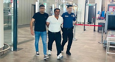 Interpol'ün aradığı firari, pasaport kontrolünde yakalandı