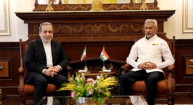 İran ile Hindistan dışişleri bakanları bir araya geldi