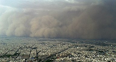 İran'da kum fırtınası