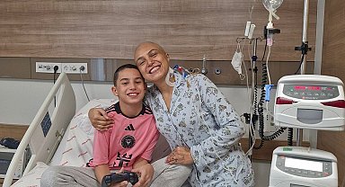 İstanbul - 10 yaşındaki oğlunun iliği ile kanseri ikinci kez yendi