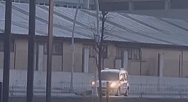 İstanbul- Arnavutköy'de hafif ticari araçla drift attı; arkadaşı camdan düştü