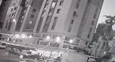 İstanbul - Ataşehir'de daire içinde doğalgaz parlaması yaşandı, panikleyen genç 7'nci kattan atladı