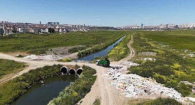 İstanbul- Avcılar'da kaçak moloz dökümü yapan kamyonete dronlu takip