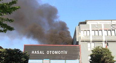 İstanbul - Bağcılar'da sporcu forması üreten fabrikada çıkan yangın söndürüldü