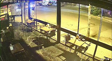 İstanbul - Esenyurt'ta iş yeri husumetli olduğu kuzeni tarafından kurşunlandı; o anlar kamerada