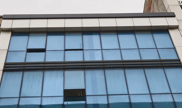 İstanbul- Esenyurt'ta ruhsatsız 3 klinik ve muayenehane mühürlendi