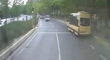 İstanbul- Esenyurt'ta TIR şoförü kırmızı ışıkta geçen yayaları son anda fark edip durdu