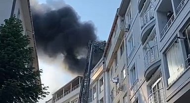İstanbul- Eyüpsultan'da 7 katlı binada yangın -1
