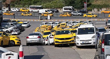İstanbul - İkinci el oto pazarında beklenen hareketlilik olmadı