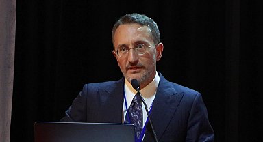 İstanbul - İletişim Başkanı Altun, Aile Yılında Veli Sempozyumu'na katıldı