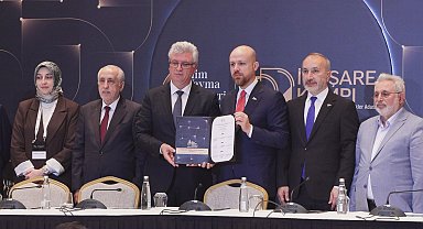 İstanbul- İlim Yayma Ödülleri sahibi bilim insanları 'Sağlıkta Teknolojik İstiklal' bildirisini açıkladı