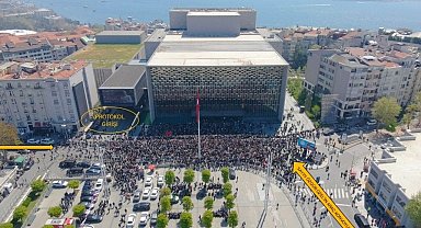 İstanbul - İstanbul Valiliği'nden, 'Özgür Özel'in makam aracı otoparka alınmadı' iddiası hakkında açıklama