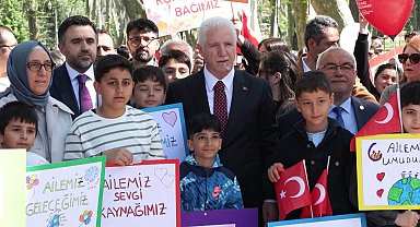 İstanbul - İstanbul Valisi Davut Gül Gülhane Parkı'ndaki 'Aile Yılı Yürüyüşü' ne katıldı