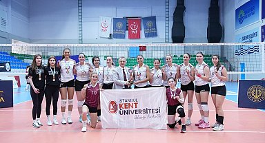 İstanbul Kent Üniversitesi voleybol kadın takımı şampiyonluk elde etti